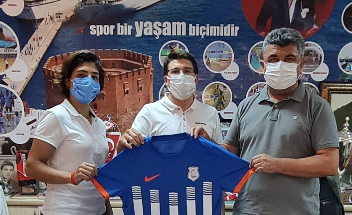 Alanya Kestelspor'a destek sürüyor