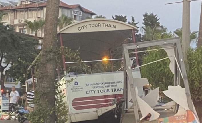 Alanya’da gezi treni kaza yaptı