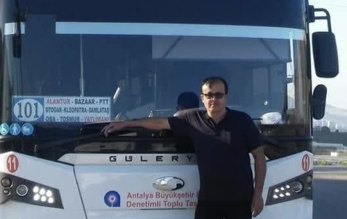 Alanya’da halk otobüsü şoförü kalbine yenildi