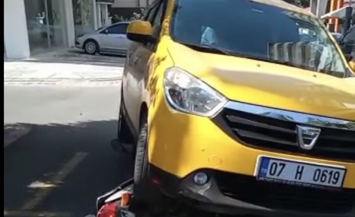 Alanya’da ticari taksi ile motosiklet çarpıştı: 1 yaralı