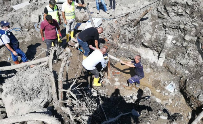 Antalya Büyükşehir’in yardım aracı sel bölgesine ulaştı