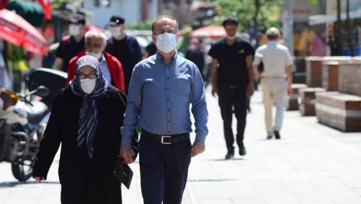 Kısıtlamalar yeniden mi geliyor? Bilim kurulundan kritik açıklama!