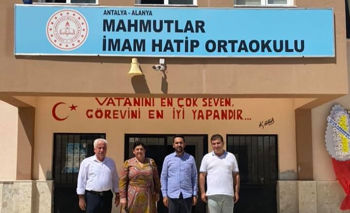 Başkan Koç, Mahmutlar'da okulları ziyaret etti