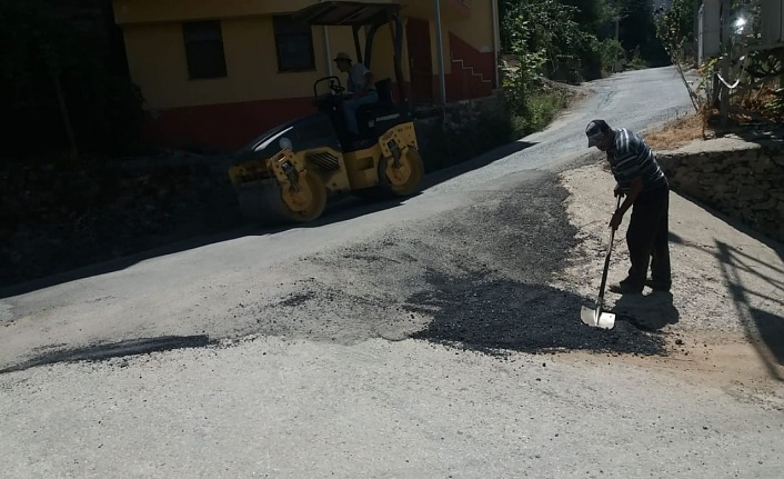 Alanya Taşatan grup yolunda bakım onarım çalışması