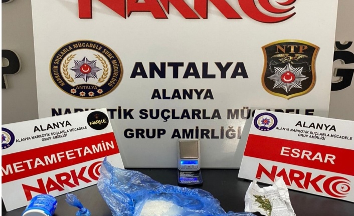 Alanya'da uyuşturucu tacirleri polisten kaçamadı