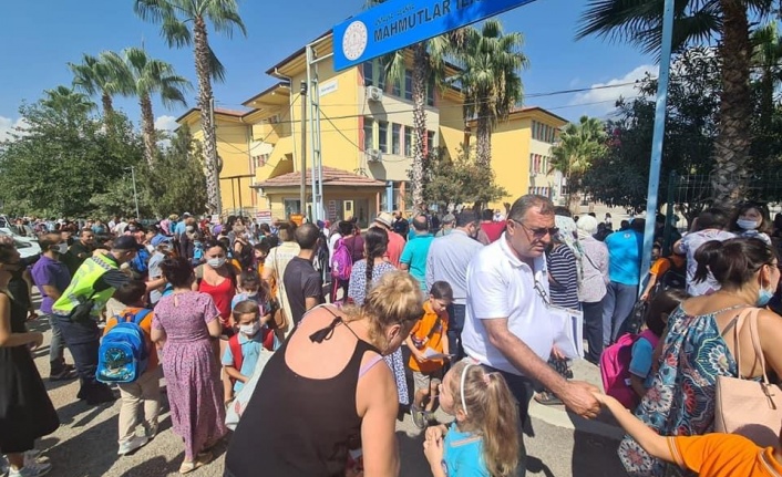 Alanya’da okul önlerinde korkutucu manzara!