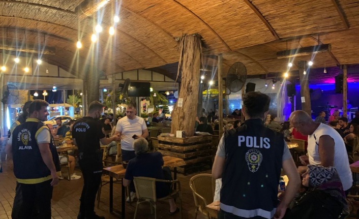 Alanya’da polisten gece denetimi