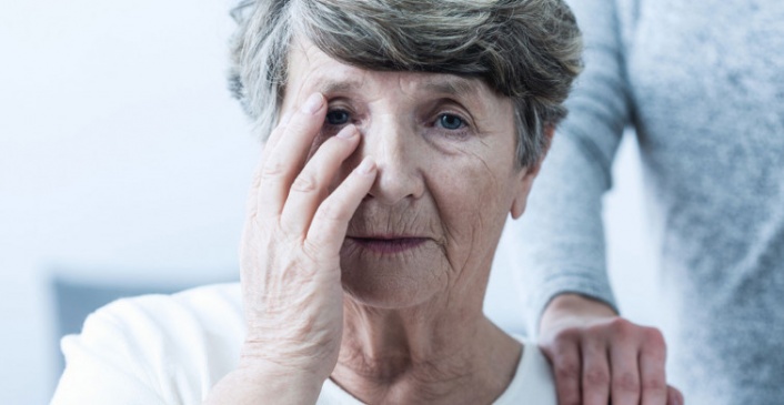 Alzheimerı hafife almayın! Bu besinlerle unutkanlıktan korunun