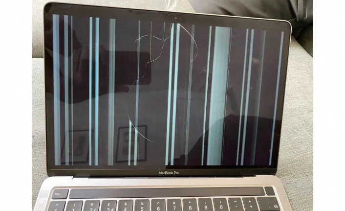 M1 MacBook sahipleri ekran çatlakları için Apple'a toplu dava açıyor