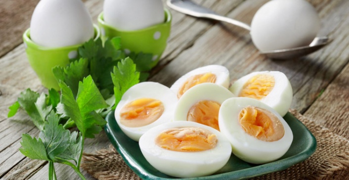 Sabahları aç karnına haşlanmış yumurta yemenin faydaları