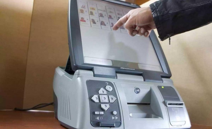 AK Parti seçimlerde parmak izi ile e-oylamayı gündeme aldı