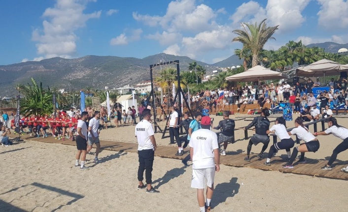 Alanya'da survivor yarışmasının galibi Ruslar oldu