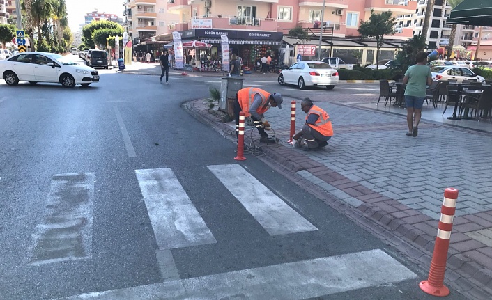 Alanya’da yaya geçitlerine delinatör