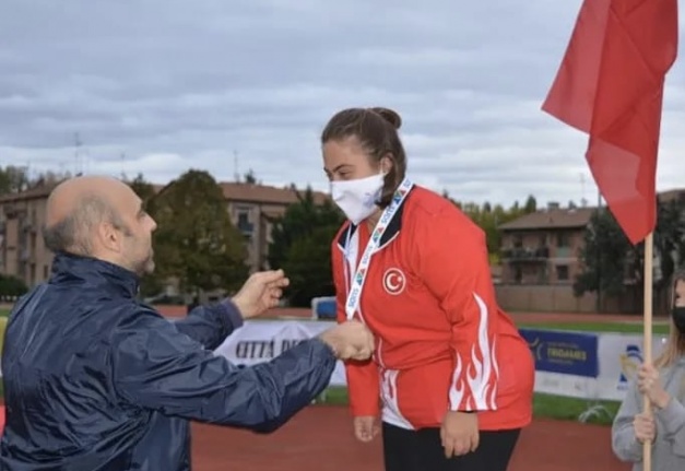 Alanyalı Dilara’dan iki yeni rekor