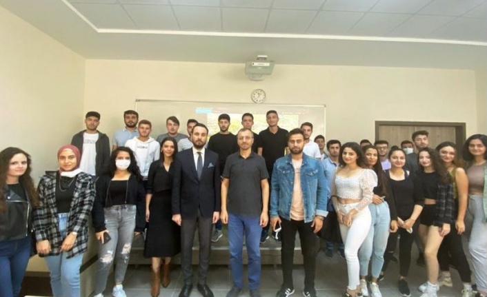 Aycan Fenercioğlu, tecrübelerini öğrencilere aktardı