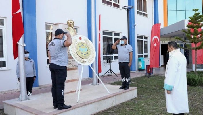 Alanya ALKÜ’den Atatürk’e anlamlı anma töreni