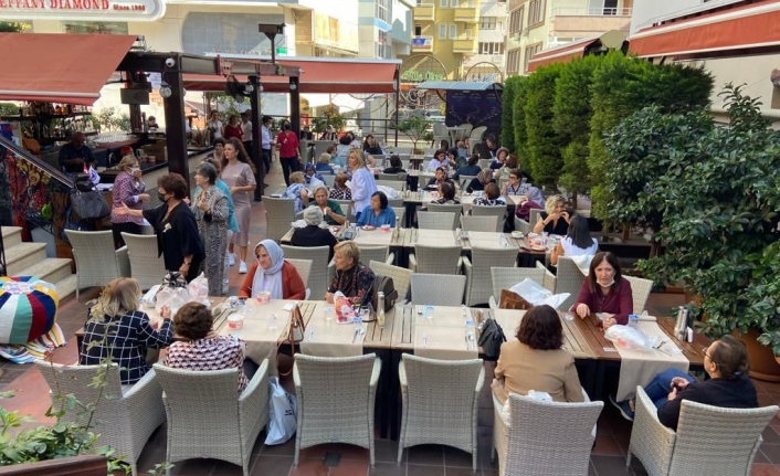 Alanya'da öğrenciler ve yangın zedeler unutulmadı