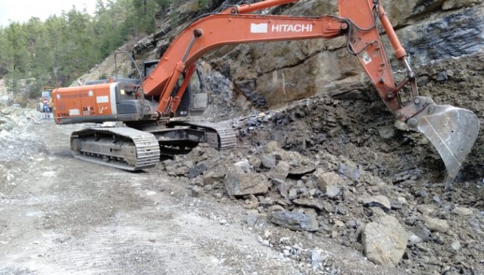 Alanya'da Taşatan yolu trafiğe açıldı