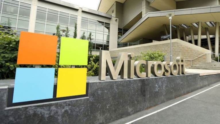 Microsoft, Apple'ı geçerek en değerli şirket oldu