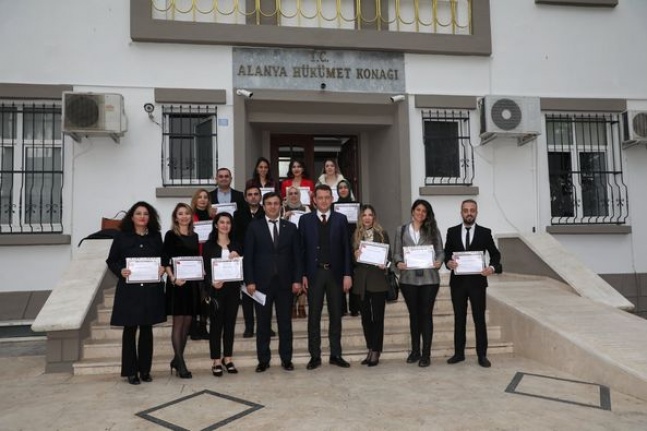 Alanya'da başarılı öğretmenlere belge verildi