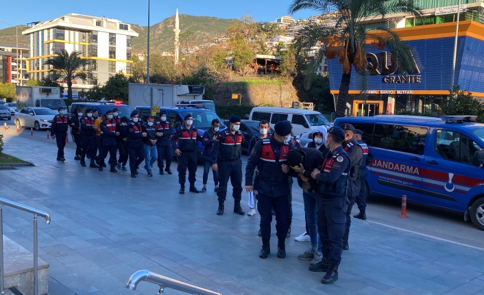 Alanya’da uyuşturucu operasyonunda 9 tutuklama