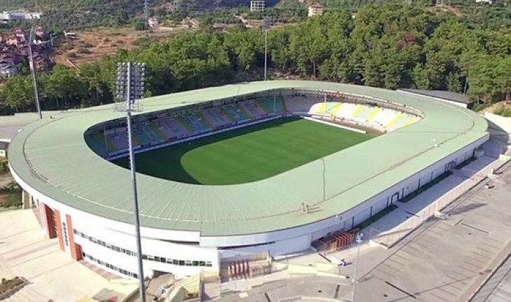 Alanyaspor’un stadyumunda değişim başladı