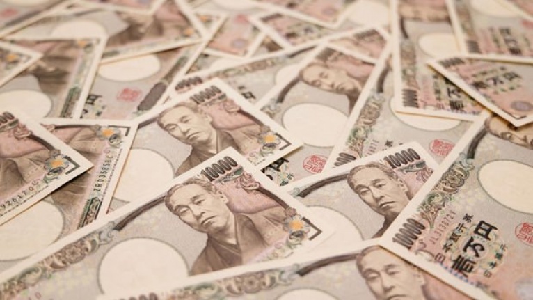 Japonlar hisseleri dipten topladı