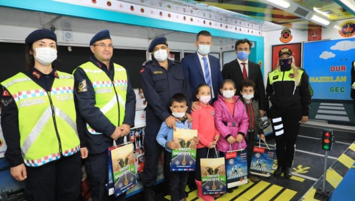 Kaymakam Ürkmezer, ‘Mobil Trafik Eğitimi’ etkinliğine katıldı