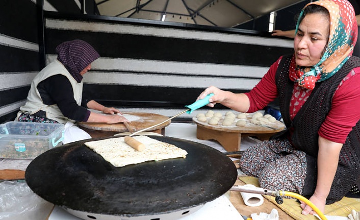 Kadınların ürettiği birçok ürünü beğeniye sunuluyor