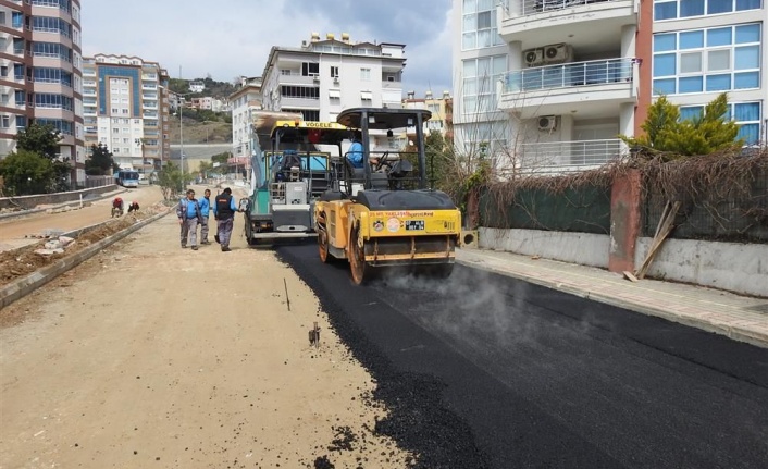 Alanya’nın o mahallesine sıcak asfalt