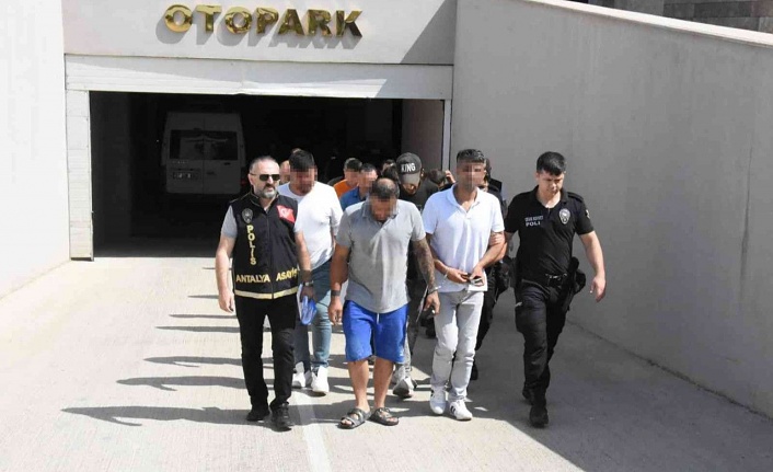 Antalya’da aranan 53 şahıs yakalandı!