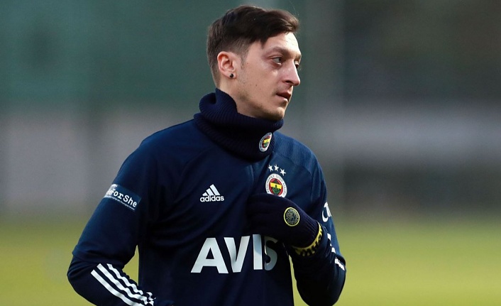 Fenerbahçe Mesut Özil ile  yollarını ayırdı!