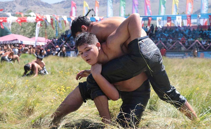 Kırkpınarın Rövanşı Gökbel Yağlı Güreşleri Başladı.