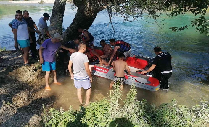 Irmakta Mahsur Kalan Vatandaşları İtfaiye Ekipleri Kurtardı!