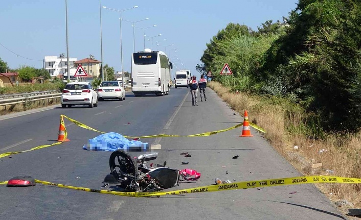 Girdiği ters yönde motosiklete çarpıp kaçtı 1 Ölü!