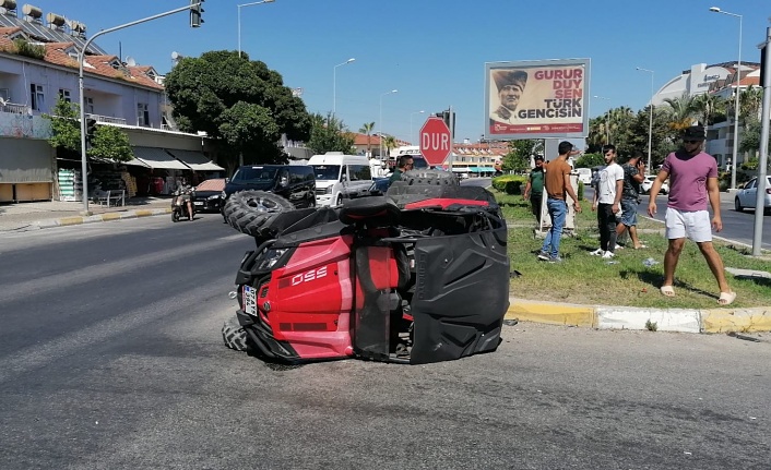 Işık ihlali yapan Atv otomobille çarpışıp takla attı!