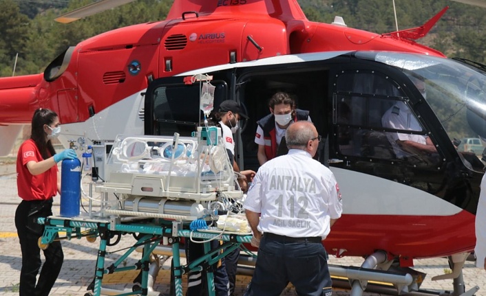 Alanya’da helikopter erken doğan bebek içi havalandı!