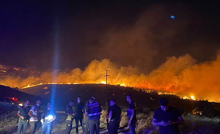 İzmir Çeşme yanmaya devam ediyor!