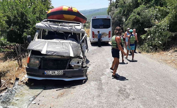 Manavgat'ta rafting dönüşü kaza!