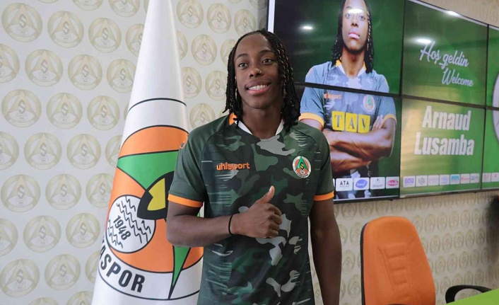 Alanyaspor Fransız Arnaud Lusamba'yı renklerine bağladı.