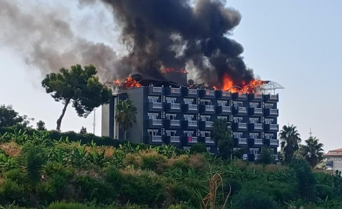 Alanya’da korkutan otel yangını!