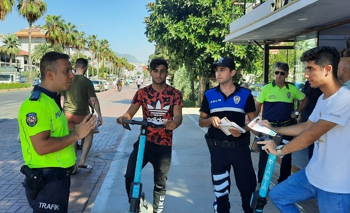 Alanya’da scooter sürücülerine ceza kesti