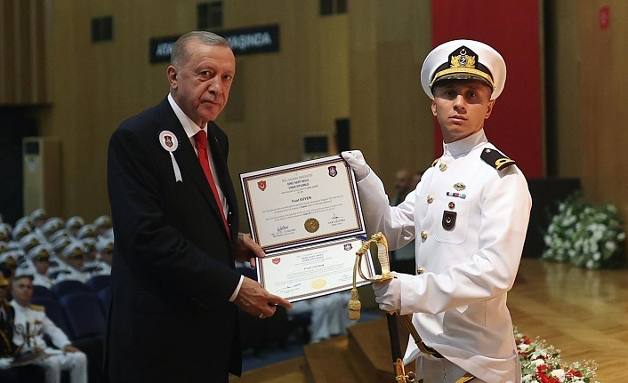 Alanyalı öğrenciye Cumhurbaşkanı’ndan plaket