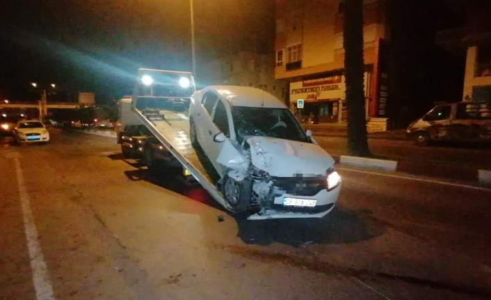 Alkollü sürücü otomobiliyle park halindeki araca çarptı