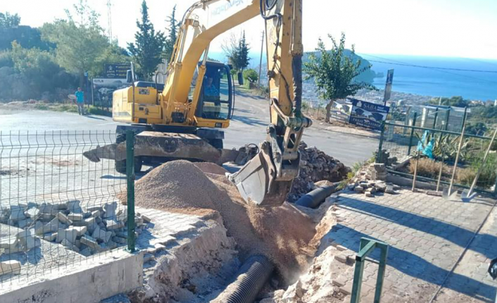 Alanya Belediyesi'nin kış hazırlıkları merkez ve kırsalda devam ediyor