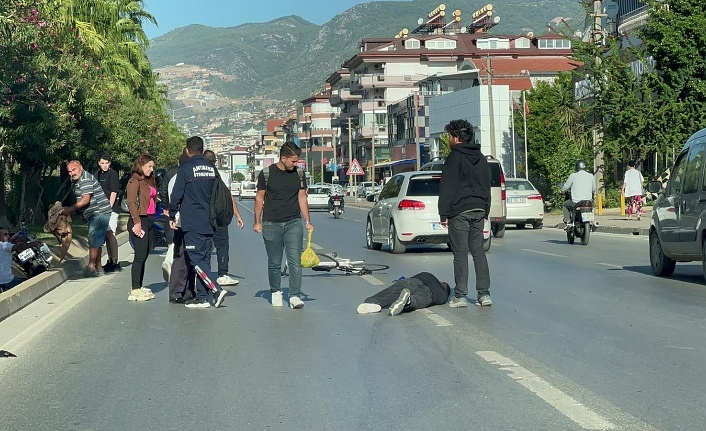 Alanya’da motosiklet ile bisiklet çarpıştı: 2 yaralı !