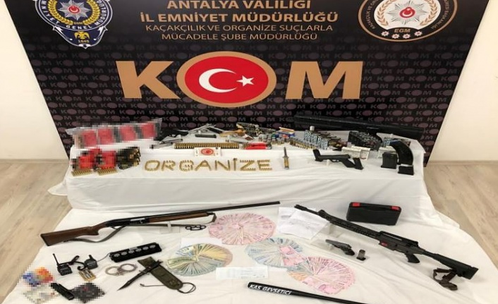 Antalya merkezli suç örgütü operasyonuna 16 tutuklama