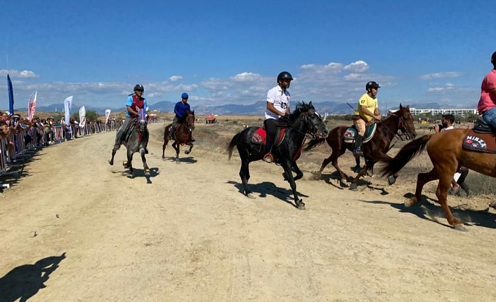 Geleneksel Manavgat-Side rahvan at yarışları yapıldı