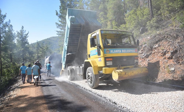 Uğurlu Mahallesi’nde 36 yıl sonra gelen yol sevinci