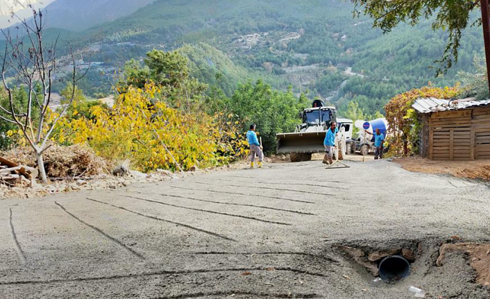 AKÇATI MAHALLESİ’NDE ENGELLİ ANNE OĞULUN YOL SEVİNCİ